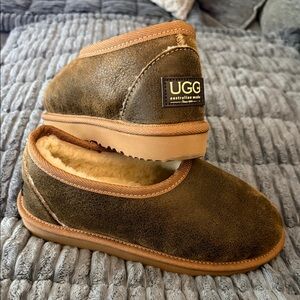 UGG Since 74 Women’s Bomber Hallie Australia Made (RARE)